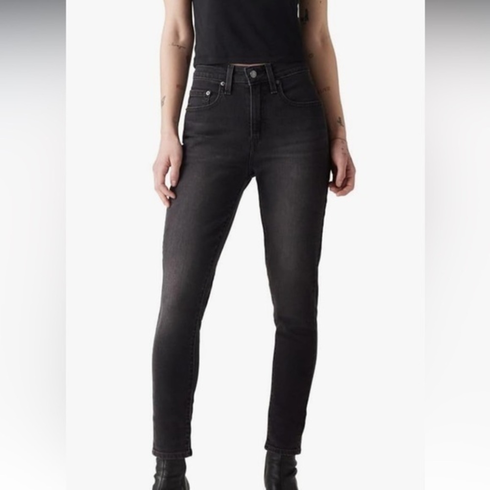 Levi's 721 Black Label Women's  High Rise Skinny Jeans. W26xL30